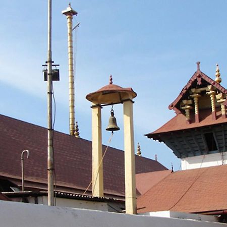 Seethas Regency Hotel Guruvāyūr Екстериор снимка